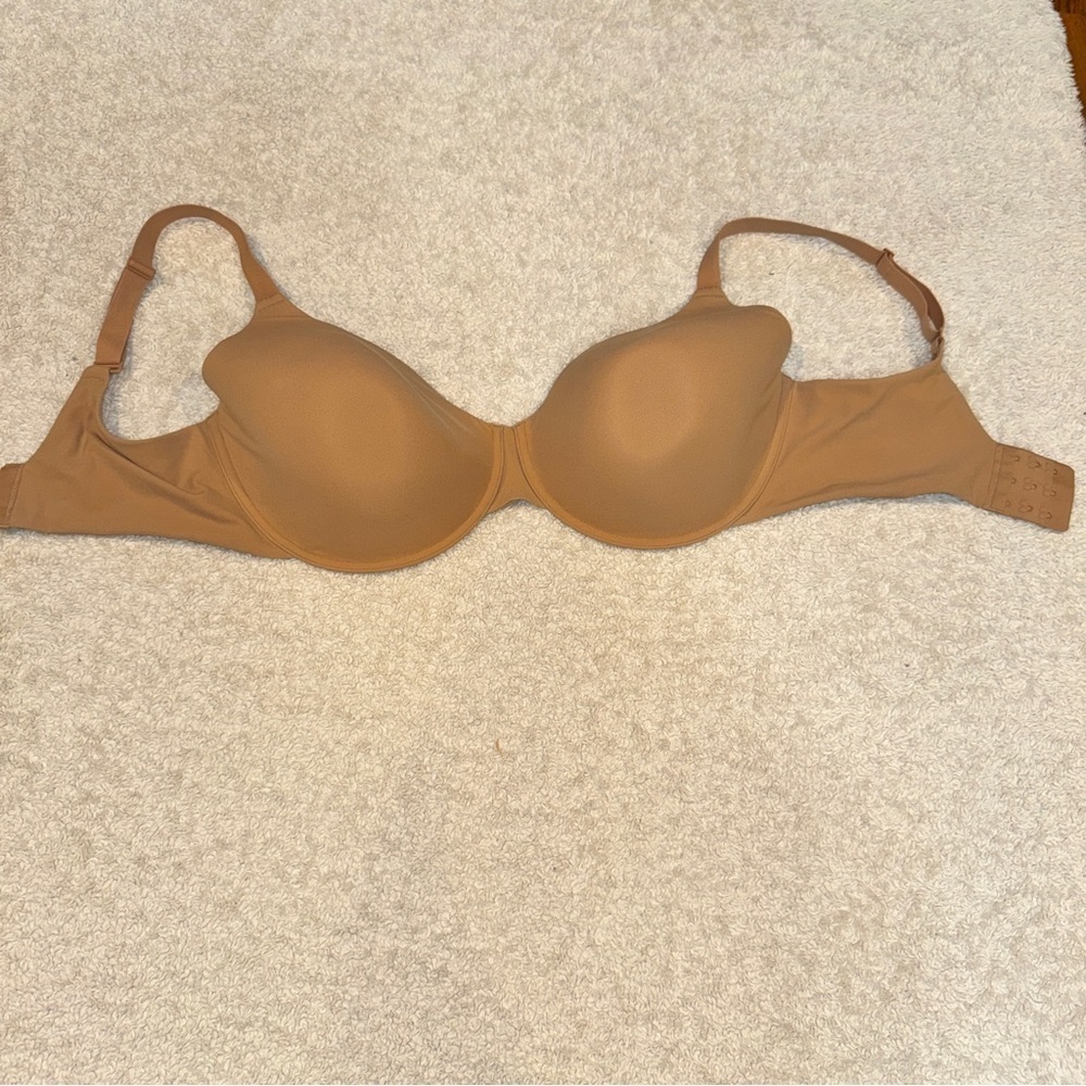 SKIMS Light Brown Seamless T-Shirt Bra 38DDDD